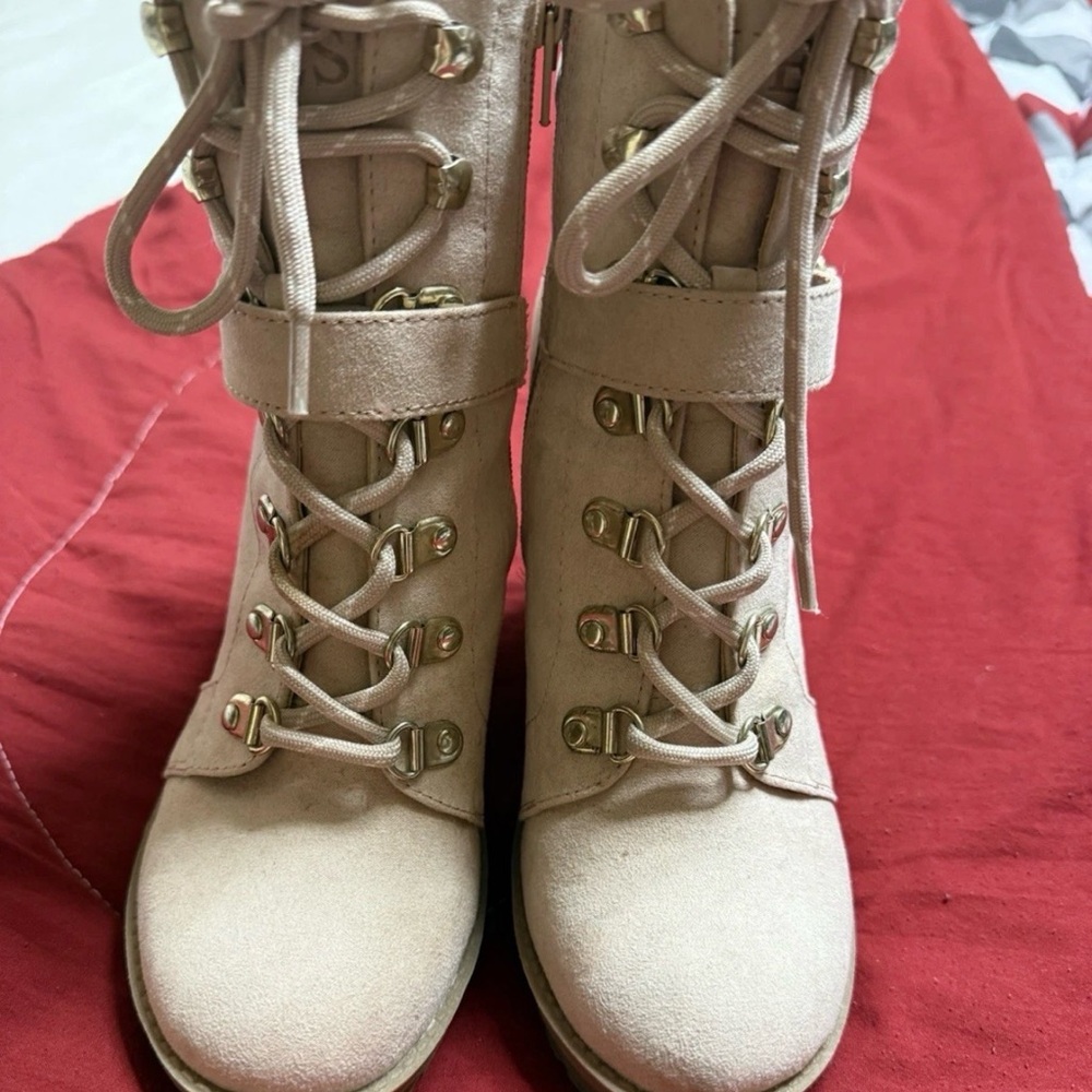 Women's Cream Lace-Up Boots